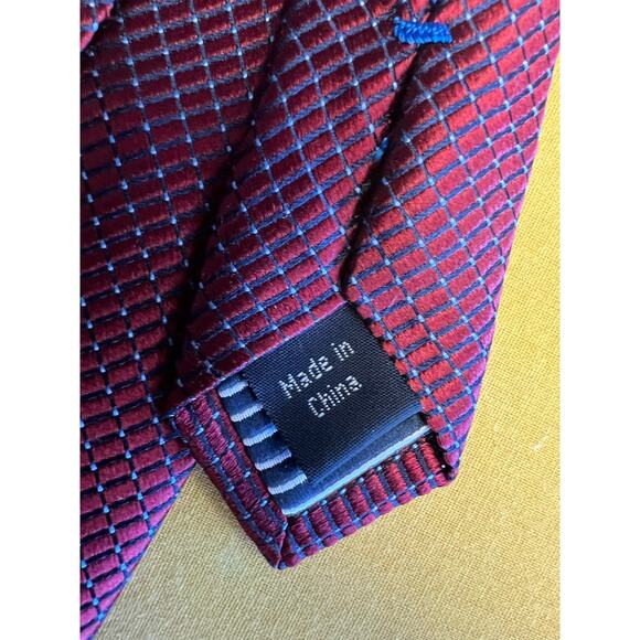 Nautica Red Subtle Geometric Print Silk Tie - Picture 4 of 5